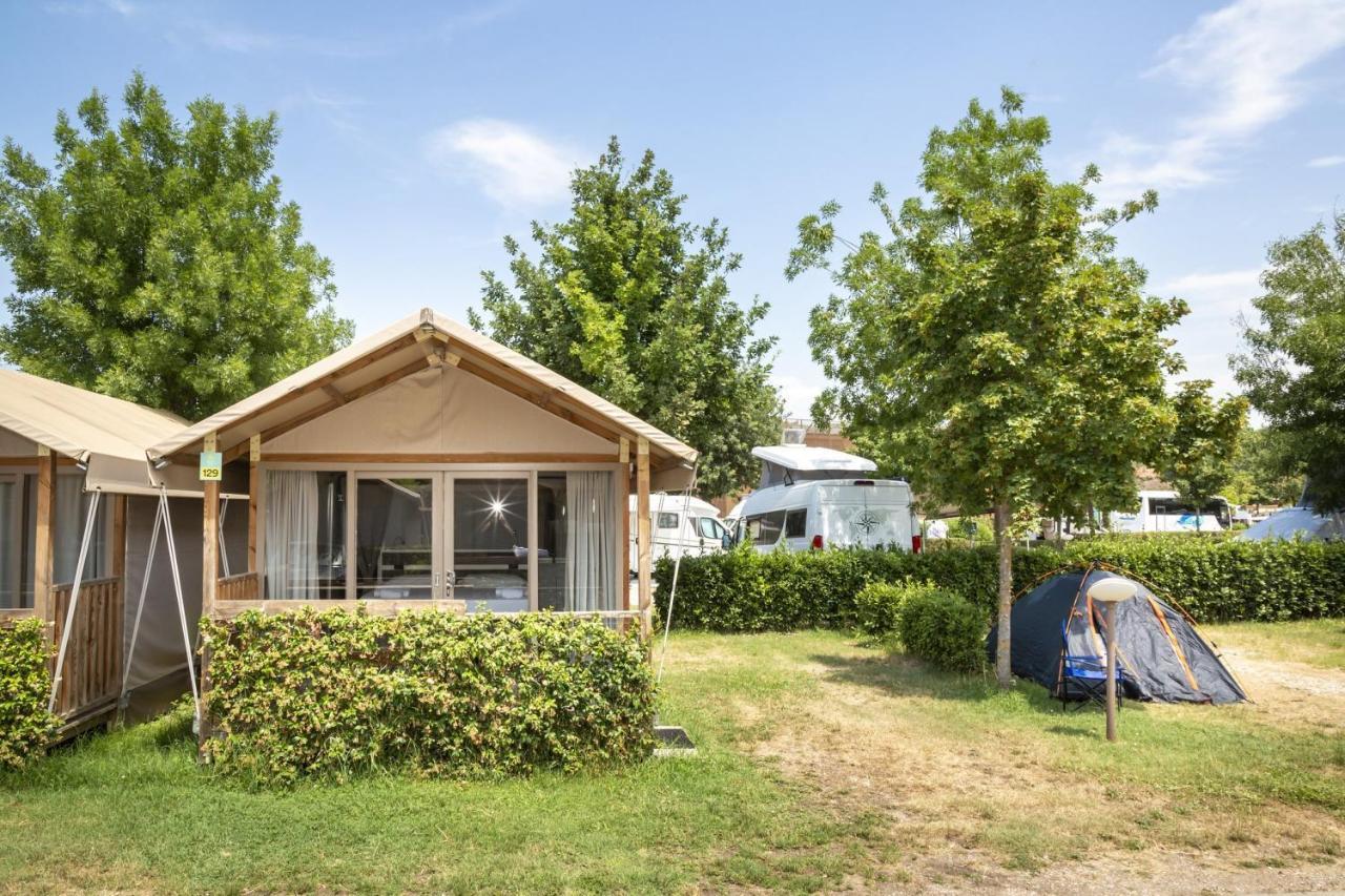 Hu Roma Camping In Town Exterior foto