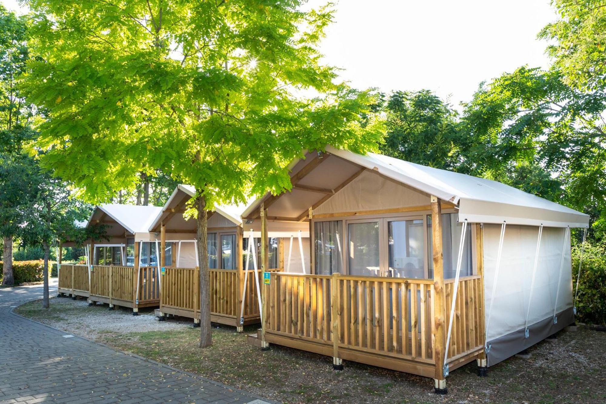 Hu Roma Camping In Town Exterior foto